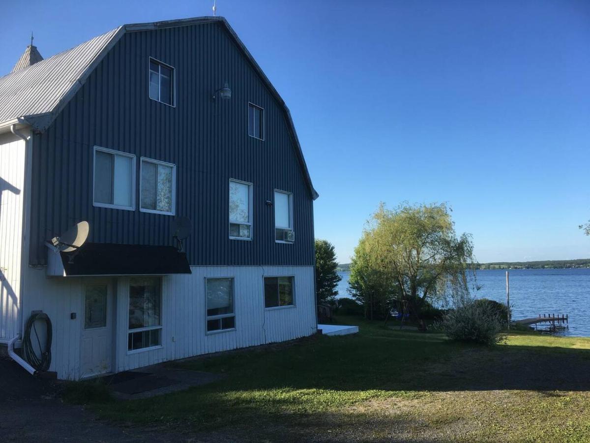 La Grange Sur Le Lac App A Et B Saint Romain Exteriér fotografie
