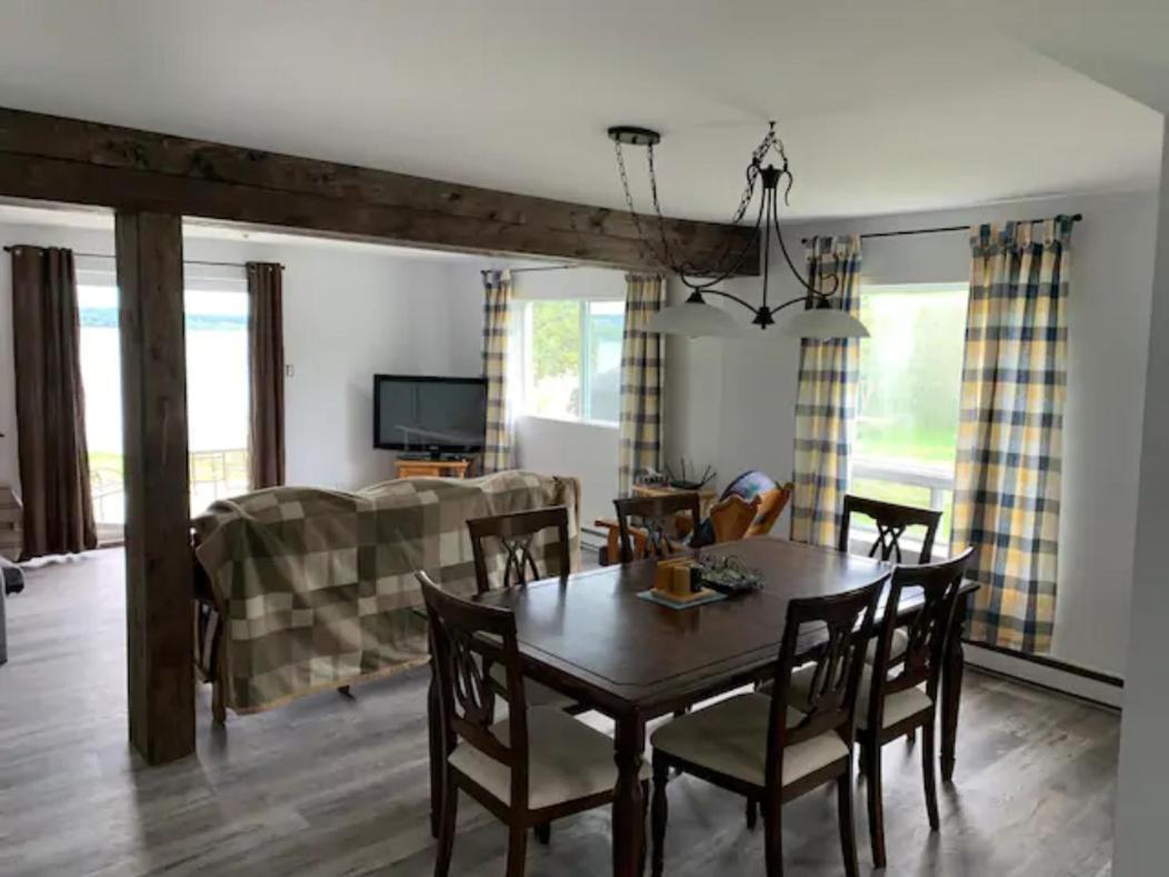 La Grange Sur Le Lac App A Et B Saint Romain Exteriér fotografie